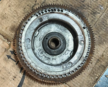 Charger l'image dans la galerie, 8 9.9 hp Johnson Evinrude 582430 FLYWHEEL electric start 0582430 two stroke 1978-1992

