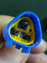 Cargar imagen en el visor de la galería, f 90 75 hp Yamaha TRIM TILT SWITCH 63D-82563-10-00 four stroke 2006
