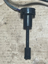 Charger l'image dans la galerie, 150 hp Yamaha 6R3-85730-02-00 OIL LEVEL Sender GAUGE 1991-2001 two stroke vmax ASSY 175 200 hp
