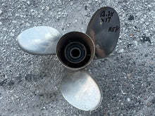 Load image into Gallery viewer, Michigan Wheel prop RAPTURE PROPELLER 13 1/4 x 17 Pitch RH Standard STAINLESS off of 115 Yamaha - for Two &amp; Four Stroke 3 and
