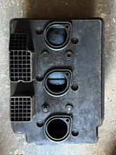 Load image into Gallery viewer, 50 40 hp Yamaha INTAKE SILENCER air box 6H4-14431-02-00 two stroke 1995-2006
