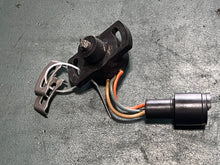 Charger l'image dans la galerie, 225 hp Yamaha 6K7-85885-03-00 tps THROTTLE SENSOR circular connector 87-89
