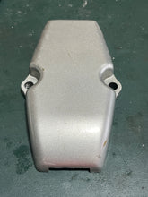 Charger l'image dans la galerie, BF 50 40 30 25 hp Honda 50111-ZV5-000ZA LOWER MOUNT COVERS extension mounting 1997-2007
