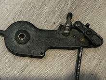 Charger l'image dans la galerie, 135 150 175 200 hp Mercury THROTTLE LEVER 41022 41095T 410952 CONTROL ROD 814929 CAM 815539T two stroke 1992-1996
