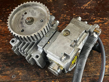 Load image into Gallery viewer, 150 175 200 hp Yamaha HPDI 68F-12170-01-00 CAMSHAFT compressor ASSY with FUEL PUMP ASSY 68F-13910-10-00 two stroke 2004-2014
