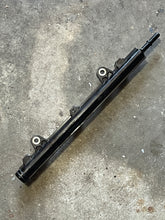 Load image into Gallery viewer, f 225 250 300 350 hp Yamaha FUEL INJECTOR DELIVERY PIPE 1 6CB-13161-11-00 four stroke 2022-2024
