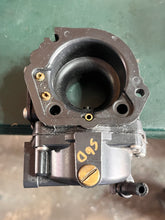Load image into Gallery viewer, Johnson Evinrude CARBURETOR BODY 433449 0328544 BOWL 333525 333525 ORIFICE PLUG 56D 0318684 Two Stroke
