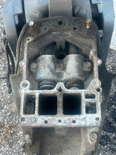 Cargar imagen en el visor de la galería, 200 175 150 hp Yamaha CLAMP BRACKETS 6G5-43111-02-8D 6G5-43112-02-4D, SWIVEL BRACKET 6G5-43311-00-8D, 25” STEERING BRACKET AR
