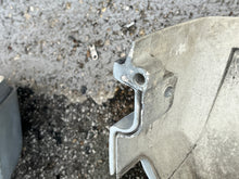 Load image into Gallery viewer, 200 225 hp Johnson Evinrude  344806 0344806 LOWER side COVER Port 0439762 439762 Stbd Evinrude Two Stroke
