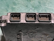 Load image into Gallery viewer, 200 hp Yamaha HPDI 60F-8591A-00-00 ECU f8t93097 Control Unit two stroke 2000 HPDI
