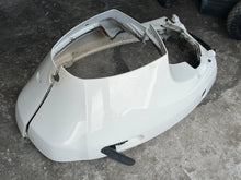 Charger l'image dans la galerie, DF 175 hp Suzuki  SIDE COVER SET WHITE 61811-96L01-Y5S 61820-96L01-Y5S 2015-2023 with PANEL FRONT 61831-96J10-Y5S
