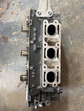 Load image into Gallery viewer, BF 225 200 hp Honda stbd CYLINDER HEAD 12210-ZY3-010ZA  2002-up BF 250 2007-up
