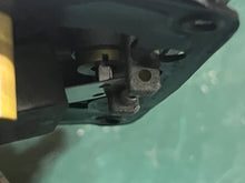 Load image into Gallery viewer, 150 hp Johnson Evinrude CARBURETOR SET 0389990 389991 389992 Two Stroke 1979 body# 324955, LINK PIN THROTTLE ARM 0387378, LIN
