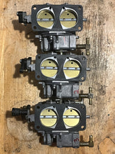 Charger l'image dans la galerie, 200 175 150 hp Mercury CARBURETOR SET WMH 16-1 16-2 16-3 top 3308-9672A44 3311-818650A4 818650A52, center 3308-9672A45 818650
