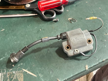 Load image into Gallery viewer, Yamaha Ignition coil cm61-26 1989-96 two stroke
