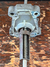 Charger l'image dans la galerie, PARTS ONLY: DT 115 140 hp Suzuki 25” PUSH-PULL SHIFT MECHANISM rod 23110-94510 guide 25141-94510 collar 25205-94501 clutch ca
