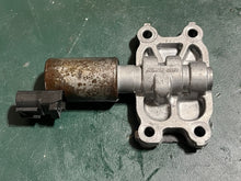Cargar imagen en el visor de la galería, DF 175 hp Suzuki OIL CONTROL VALVE 16550-93J00 four stroke 2006-2019 some compatibility 150 200 250 300 350 hp
