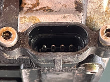 Load image into Gallery viewer, 135 150 hp Mercury OIL PUMP 855762 two stroke DFI OPTIMAX Two Stroke
