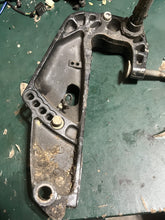 Charger l'image dans la galerie, DF 30 hp Suzuki STERN BRACKETS clamp stbd 41111-94LA0-YAY port 41121-94LA0-YAY CLAMP SHAFT tilt tube 41130-94LA0 four stroke 
