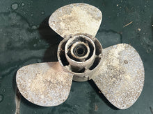 Charger l'image dans la galerie, t 9.9 hp Yamaha PROPELLER 3X11-3/4"X9-1/4"-R) 6G8-45947-00-EL four stroke 1994-2006 T9.9ELRT
