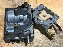 Cargar imagen en el visor de la galería, 200 175 150 hp Mercury CARBURETOR SET WMH-16 top 3308-9672A44 3311-818650A4 818650A52, center 3308-9672A45 818650A5 818650A53
