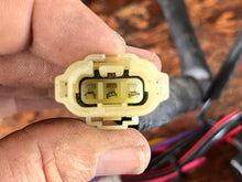 Cargar imagen en el visor de la galería, BF 250 225 200 hp  MECHANICAL ENGINES 36452-ZW7-410AH four stroke FOR 3-pin main harnesses - some 40 - 250 hp compatibility
