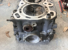Load image into Gallery viewer, BF 225 200 hp Honda port CYLINDER HEAD 12210-ZY3-010ZA  2002-up BF 250 2007-up
