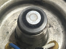 Cargar imagen en el visor de la galería, 90 hp Evinrude E-tec fuel injector strbd 5008826 &amp; 5007147 2008-2012 two stroke 5007433 5007432 353518
