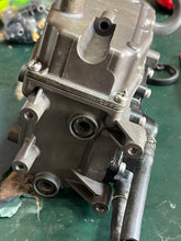 Cargar imagen en el visor de la galería, BF 115 130 135 150 hp Honda Vst Vapor Separator BODY float chamber 16019-ZY6-003 16015-ZW5-010 four stroke fuel system FLOAT 
