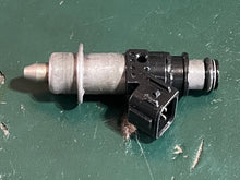 Load image into Gallery viewer, BF 130 115 hp Honda FUEL INJECTOR 06164-PCA-000 four stroke 1999 cleaned tested KEIHIN
