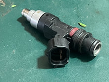 Charger l'image dans la galerie, DF 60 50 40 hp Suzuki FUEL INJECTOR 15710-85K00 Four Stroke 2011-2024
