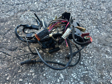 Load image into Gallery viewer, 200 225 250 hp Johnson Evinrude V6 engine harness 0586243 two stroke
