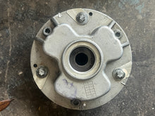 Charger l'image dans la galerie, f 250 hp Yamaha PULLEY ASSY 6P2-12645-00-00 Four Stroke 2005
