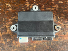 Charger l'image dans la galerie, BF 225 200 hp Honda ECU Control Unit 34750-ZY3-013 four stroke 2005
