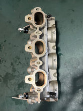 Charger l'image dans la galerie, DF 250 225 200 hp Suzuki 13110-93J00 INTAKE MANIFOLD four stroke 2007
