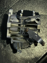 Cargar imagen en el visor de la galería, 225 hp Yamaha 76 degree CARBURETOR starboard 1-3-5 62J-14100-00-00 62J-14101-00-00 62J-14102-00-00 two stroke 1994-1996
