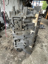 Cargar imagen en el visor de la galería, 300 hp Yamaha HPDI CRANKCASE BLOCK 6D0-15100-00-1S w COVER two stroke HPDI 2003-2009
