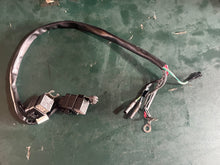 Charger l'image dans la galerie, 40 30 hp Mercury EFI  826802T34 8M0021317 TRIM HARNESS ASSY four stroke OEM
