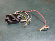 Cargar imagen en el visor de la galería, DT 55 65 75 85 hp Suzuki 32800-94700 voltage RECTIFIER &amp; REGULATOR 1985-92 two stroke OEM nla
