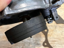 Load image into Gallery viewer, 60 hp Johnson Evinrude CARBURETOR ASSY 0437089 0437087 0439453 Two Stroke 1995 94-97 J60TLEOC, molding numbers 340167 338069 
