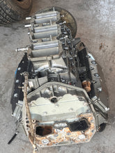 Load image into Gallery viewer, DT 150 200 hp Suzuki CRANKCASE 11300-87D85-0ED Two Stroke EFI good compression #2
