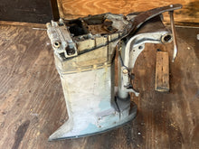 Charger l'image dans la galerie, 88 90 112 115 CV Johnson Evinrude 20” MIDSECTION SWIVEL 0435005 BRAS DE DIRECTION 0434164 CARTER D'ÉCHAPPEMENT 0332744 ADAPTATEUR 033103 deux temps 1992-
