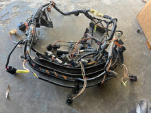 Cargar imagen en el visor de la galería, f 225 200 hp Yamaha engine WIRE HARNESS 69J-82590-10-00 69J-82590-50-00 2002 69J-11 four stroke
