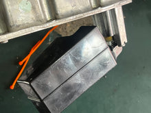 Load image into Gallery viewer, 150 200 225 250 hp Yamaha VST FLOAT CHAMBER COVER 66K-14182-02-00 two stroke OX66 2001-2002
