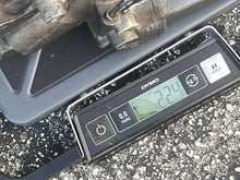 Load image into Gallery viewer, 115 130 150 175 200 hp Yamaha ptt POWER TRIM &amp; TILT UNIT two-wire 6G5-43800-05-4D two stroke 1994-1996 no broken bolts good m
