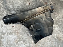 Charger l'image dans la galerie, DF 25 hp Suzuki starboard right side cover 61811-95j  61810-95J01-0EP Twin V 2006 -2009
