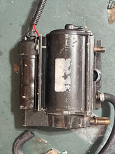 Charger l'image dans la galerie, 175 150 135 115 hp Ficht Evinrude vst VAPOR SEPARATOR FUEL PUMP 5004428 5009118 5001119 two stroke 2001-2005 compatible with 
