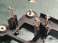 Charger l'image dans la galerie, 135 115 150 hp Mercruy Optimax COIL PLATE 8506752 SPACER (6) 8506761 SCREW(6) 850898 two stroke dfi
