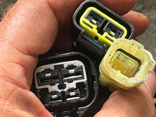 Cargar imagen en el visor de la galería, DF 175 hp Suzuki engine WIRING HARNESS 36610-96L50 four stroke 2019-2021
