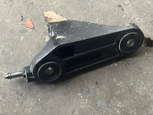 Cargar imagen en el visor de la galería, 350 hp Mercury Verado BELT TENSIONER BRACKET 88535303S 8M0097816 PIN 888517 four stroke 135 - 400 hp
